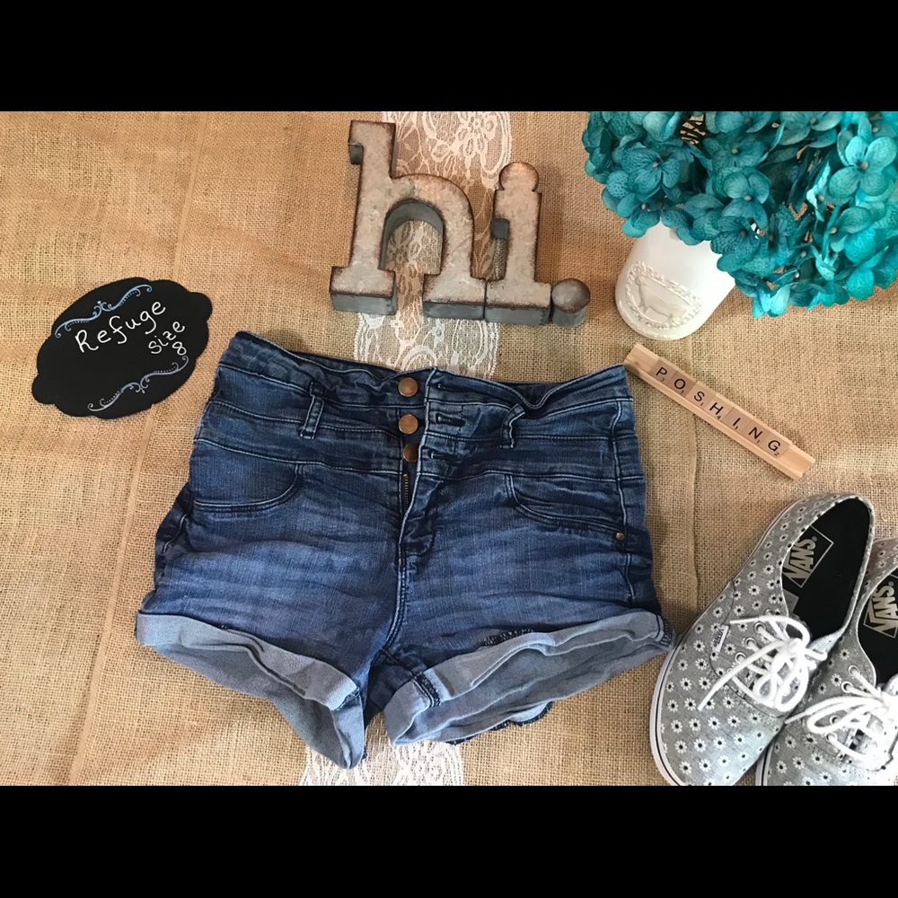 💕 Refuge Shorts - size 8